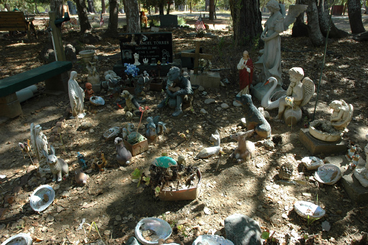 Cambria Graveyard 006.jpg